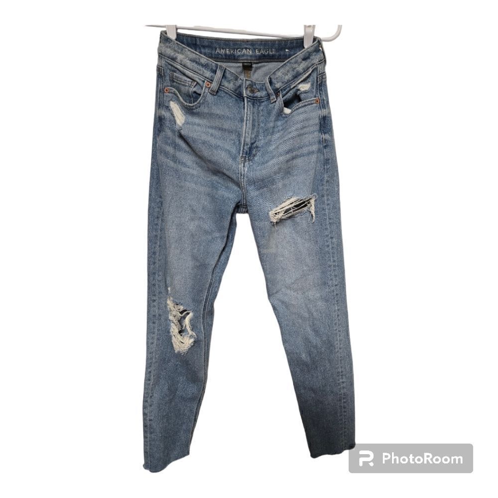 American Eagle Distressed Mom Jeans Women’s 4L